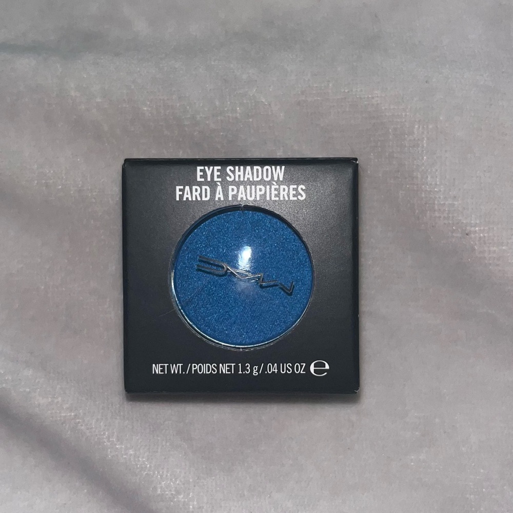 MAC Blue Eye Shadow FRESHWATER VELUXE PEARL